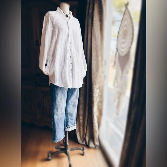 FREE PEOPLE SUMMER DAYDREAM BUTTON DOWN - Picture 3 of 11